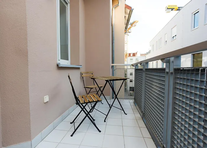 Fullhouse Premium Ab5 Halle Lägenhet